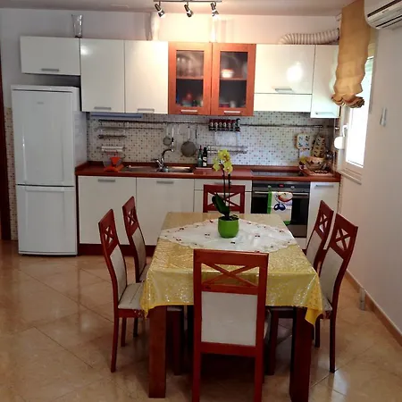 Kristian Apartman Podstrana