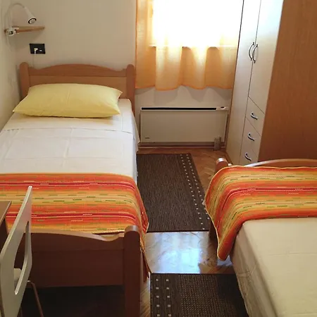 Kristian Lejlighed Podstrana