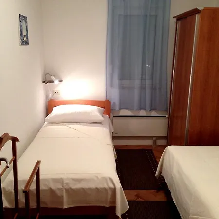 Kristian Lejlighed Podstrana