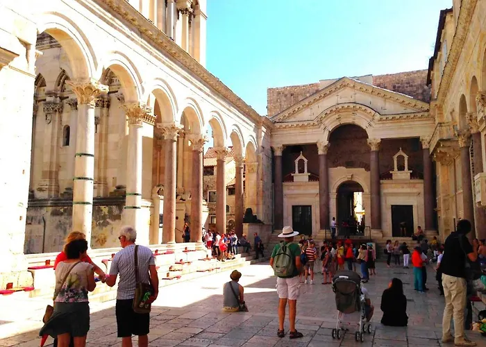 Kristian * بودْسْتغانا