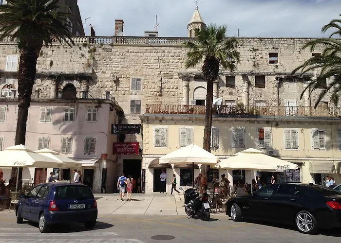 Kristian بودْسْتغانا