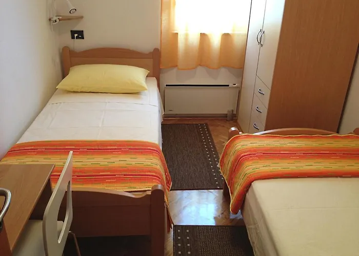 Kristian شقة بودْسْتغانا