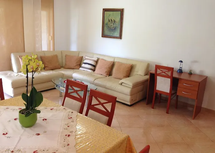 Kristian بودْسْتغانا